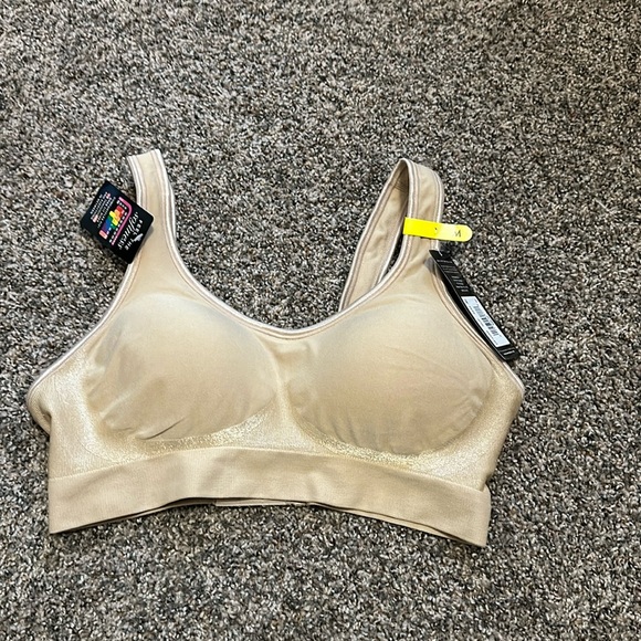 NWT Bali Comfort Revolution ComfortFlex Wirefee Bra. Size Medium - Picture 1 of 5